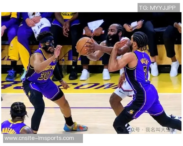 快船迎来赛季首个三连胜连续战胜湖人火箭与开拓者展现强劲实力